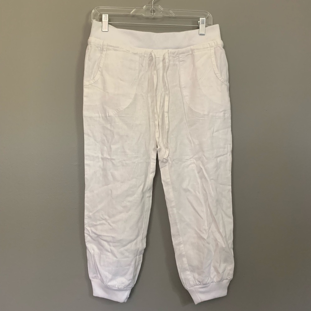 white linen capri joggers